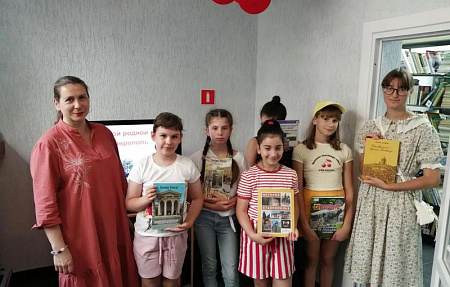 По родным проспектам и улицам